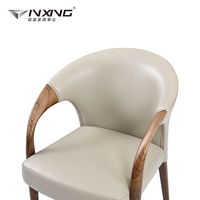 Nouveau modèle de chaise de salle à manger moderne en similicuir avec pieds en bois, dossier stable pour la maison, le bureau, l'hôtel, l'appartement et la villa