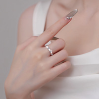 Bague de mariage empilable en argent sterling S925 avec moissanite VVS1 en forme de vague et sertissage clos, certifiée GRA, pour femme