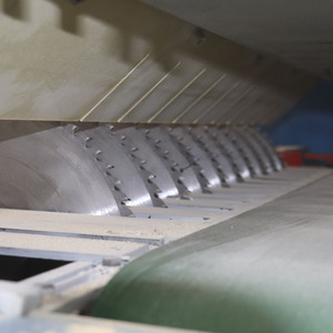 Sierra de paletas multiblanca para cortar bloques de madera, máquina de corte de bloques de madera con ancho ajustable de 70-200 mm, accionada por motor, para paletas - Product Image 5