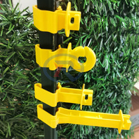 Accesorios de valla de granja de resistencia UV PP Aisladores de poste en T Sung Fit de plástico Aislador de cercado eléctrico