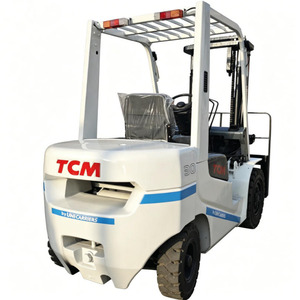 Montacargas Diésel de Segunda Mano TCM FD30 de 3 Toneladas, con Desplazador Lateral Hidráulico, Neumáticos Sólidos, Mástil de Dos Etapas, Motor Isuzu, 17 km/h - Product Image 1