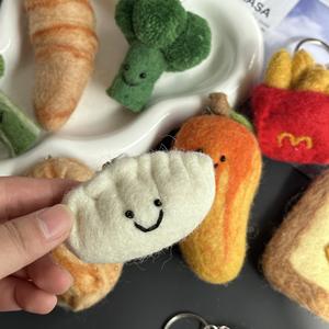 Groothandel Handgemaakte Nepal Wollen Vilt Hanger Geschenken Mini 3d Fruit Groente Bedels Voor Tas Portemonnee Portemonnee Rugzak Decoratie - Product Image 4