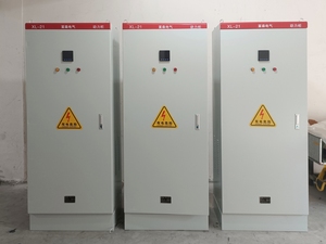 Armoire de distribution électrique intérieure personnalisée avec équipement de commutation en acier inoxydable IP66 pour unités d'énergie renouvelable - Product Image 4