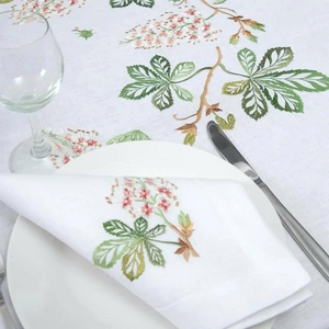 Mantel de Algodón Blanco Vietnamita Personalizado con Bordado de Flores Bonitas, Lavable, en Todas las Medidas, para Uso en el Hogar, Restaurantes y Festividades - Product Image 1