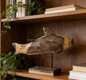 تمثال حيواني خشبي مصنوع في المصنع، تمثال سمكة مع حامل للديكور المنزلي والفندقي من الخشب المنجرف - Product Image 4