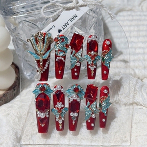 Ten Miles of Red Makeup [Splendid Marriage] Lujosa manicura puramente artesanal y armadura portátil estilo corona - Product Image 1