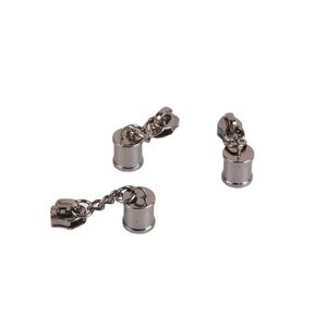 Glissières de <span class=keywords><strong>fermeture</strong></span> <span class=keywords><strong>éclair</strong></span> métalliques personnalisées de haute qualité <span class=keywords><strong>10</strong></span> <span class=keywords><strong>mm</strong></span> pour vêtements avec petite clochette - Product Image 4