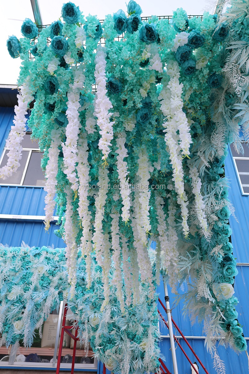 2 # Fleurs suspendues au plafond