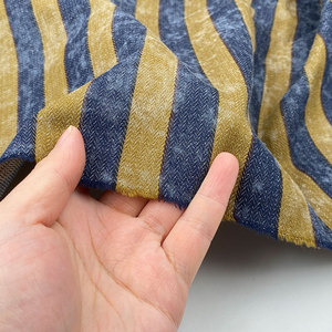 Kain Batik Katun 100% Jacquard Twill Herringbone Reversible Bergaris Celup Benang Biru Kuning <span class=keywords><strong>Bali</strong></span> Indonesia Grosir - Product Image 3
