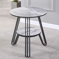 Table basse de style nordique de luxe pour la maison, l'hôtel et les cafés : relaxante, minimaliste et confortable avec une table
