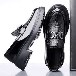 Zapatos de Hombre con Cordones de Cuero Charol, Estilo Casual, Color Negro Sólido, Hechos en Wenzhou - Product Image 2