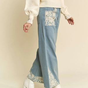 Jean baggy femme personnalisé, couleur lavée, bleu clair, coupe droite, jambe large, avec dentelle, élégant, en denim, pour l'été - Product Image 2