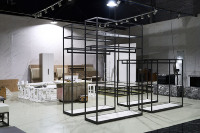 Étagère de présentation de vêtements pour magasin de vente au détail de vêtements pour hommes, meubles avec unités à cadre métallique pour la présentation intérieure du magasin