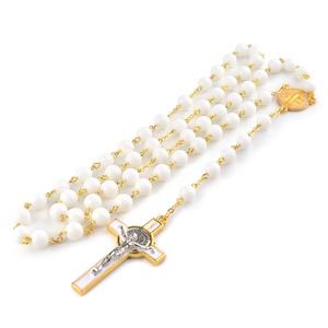 황금 Saint Benedict 묵주 중심 8mm 백색 유리 구슬 가톨릭 Rosaries 십자가 목걸이 - Product Image 2