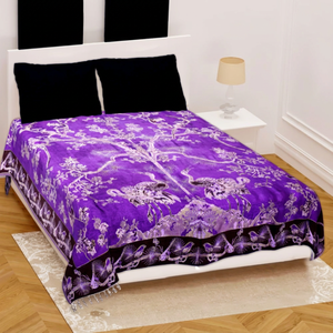 Juego de Funda Nórdica Estampada Morada con Diseño de Plantas Estilo Chino, Juego de Ropa de Cama de 1.8m, 4 Piezas, Poliéster Transpirable para Uso Doméstico en Todas las Estaciones - Product Image 1