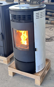 Poêle à granulés de <span class=keywords><strong>bois</strong></span> intérieur moderne rond en acier à étanchéité étanche KM1011A ECO-DESIGN avec commande Wifi - Product Image 5