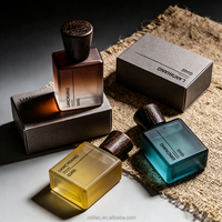Fabricant chinois de flacons de parfum, flacon de parfum en verre noir de 50 ml avec couvercle en bois, flacon de parfum de 50 ml avec emballage OEM