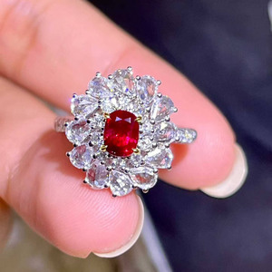 Anillo de rubí natural sin calentar de oro blanco de 18 quilates, color sangre de paloma birmana, 0,69 quilates, certificado GRS, con 33 diamantes de alta calidad para mujer - Product Image 3