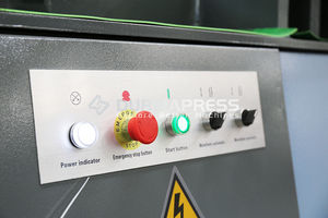 Công nghiệp cấp 60 tấn ironworker với bảo vệ an toàn tiêu chuẩn và hệ thống giữ tùy chọn cho hoạt động an toàn - Product Image 3