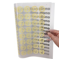 Étiquette en silicone caoutchouté 3D haute densité personnalisée, résistante à l'eau, pour application thermocollante sur T-shirts et tasses