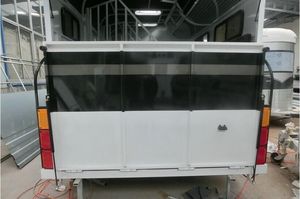 HERUI Luxe Triple-Cheval Col De Cygne En Aluminium Horsebox Aérodynamique Tack Stockage DOT Certification Equine Transport Solution 2 - Product Image 4