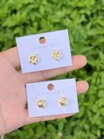 Boucles d'oreilles fines en cuivre plaqué or motif fleur, clous d'oreilles en cuivre plaqué or motif fleur pour femme, bijoux en cuivre pas chers en gros