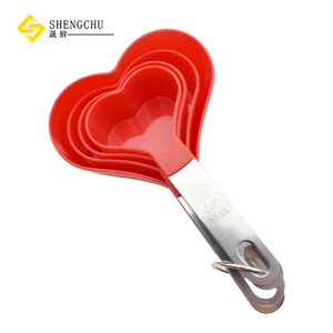 Ensemble de 4 ustensiles de cuisson, manche en acier inoxydable et tasses à mesurer en plastique en <span class=keywords><strong>forme</strong></span> de cœur pour la pâtisserie - Product Image 5