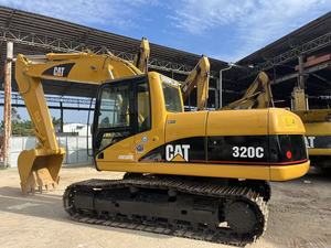 Excavadora mediana de segunda mano Cat 320C en oferta, con motor original Cat 3066 en excelentes condiciones - Product Image 2