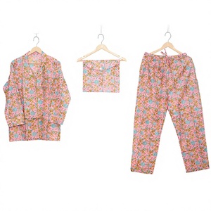 Elegante Conjunto de Pijama de Algodón 100% con Estampado Floral Hecho a Mano para Mujer, Cintura Elástica, Mangas Largas, Estilo Casual Indio - Product Image 1