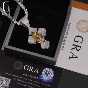 Ciondolo a Croce in Moissanite Preying Palms, Gioielli Hip Hop VVS, Accessori da Uomo Personalizzabili, Collane con Ciondolo in Argento Sterling 925 - Product Image 6