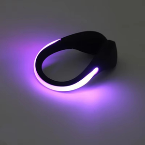 ไฟติดรองเท้าแบบ LED ส่องสว่างกลางคืน สำหรับวิ่งกลางแจ้ง ปั่นจักรยาน เล่นกีฬา  พร้อมโลโก้สั่งทำพิเศษ วัสดุ ABS  ปลอดภัย มองเห็นชัดเจน - Product Image 5