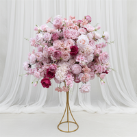 Centro de Mesa de Flores Artificiales de Seda de Alta Calidad IFG Wedding, Color Blanco Puro Mezclado con Rosa Nude y un Toque de Verde