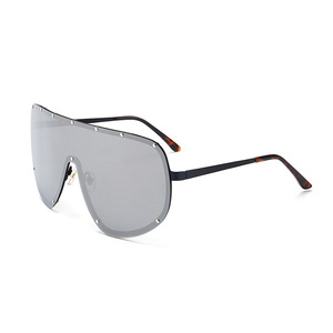 Nouvelles <span class=keywords><strong>lunettes</strong></span> de <span class=keywords><strong>soleil</strong></span> polarisées monobloc 2023, monture large tendance, <span class=keywords><strong>lunettes</strong></span> à rivets intégrés, monture complète, pare-vent - Product Image 1