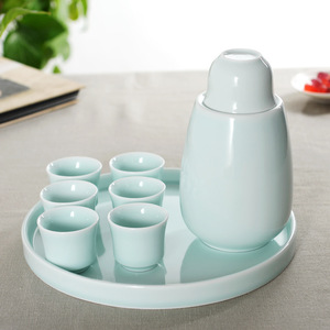 Juego de vino de cerámica Celadon con bandeja, jarra de porcelana y seis tazas para licores y vino amarillo. - Product Image 5