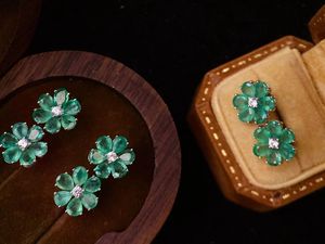 Xinfly 18k Pure Gold 0.1ct Diamond Flower Shape 1.6ct Drop <b>Emerald</b> <b>Stud</b> Earrings for Women - Product Image 2
