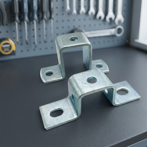 Clip de suspension de plafond en métal de 50 mm pour l'installation de chemins de câbles en treillis métallique dans les centres de données - Product Image 3