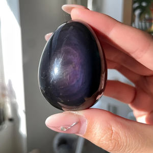 หินออบซิเดียนสีรุ้งคุณภาพสูงขายส่ง รูปทรงไข่ สำหรับการบำบัดด้วยคริสตัล หินขัดเงาธรรมชาติ เหมาะสำหรับตกแต่งบ้านอย่างมีเอกลักษณ์และเป็นของขวัญในวันหยุด - Product Image 2