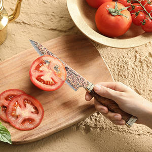 Impresionante Cuchillo de Cocina Tricolor de Acero de Damasco con Mango de Madera de Padauk de Lujo - Product Image 5