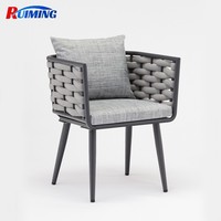 Ensemble de table et de chaises de salle à manger d'extérieur modernes personnalisés, imperméables, écologiques, en aluminium, pour hôtel et cour