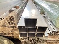 Tubo de Acero Cuadrado de Alta Calidad Directo de Fábrica, Sección Hueca para Uso en Construcción