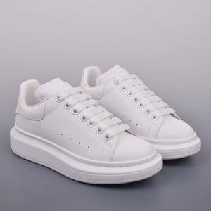 Chaussures de skate de haute qualité à lacets et semelles épaisses pour hommes et femmes, chaussures de créateur, utilisables en toutes saisons, unisexe - Product Image 4