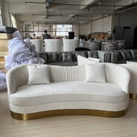 Canapé convertible moderne à trois places en velours extensible pour salon, événements, hôtel, fête, mobilier