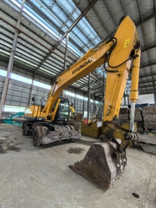 Excavadora Hidráulica Usada HYUNDAI 210W-7 de 21 Toneladas, Envío Gratuito, Alta Calidad, con Motor, Bomba y Rodamientos, Certificación EPA y CE - Product Image 2