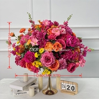 Centre de table personnalisé, centre de table floral coloré, chemin de table luxueux, boule de fleurs pour décorations de mariage