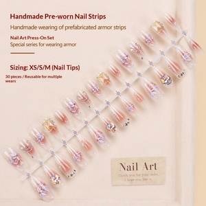 Ongles press-on haut de gamme œil-de-chat faits main, avec motifs floraux et strass, boîte de 30 pièces, prêts à poser - Product Image 4
