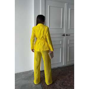 Conjunto de traje de pana amarillo neón para mujer con chaqueta con cinturón y pantalones de pierna ancha para oficina o fiesta - Product Image 1