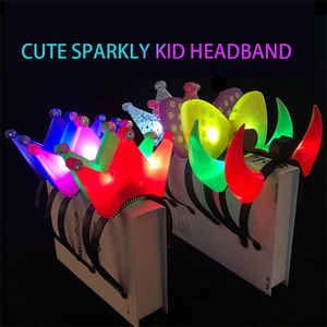 Diadema con Lazo LED con Efecto Brillante para Graduación, Accesorios para el Cabello Hechos a Mano - Product Image 5