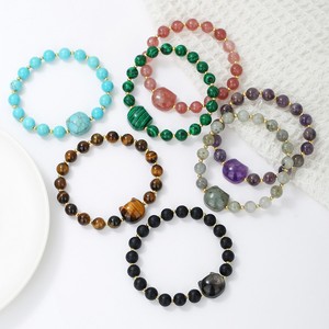 צמיד אבן טבעי לנשים בסגנון חמוד, טורקיז חרוזים עין חתול עטור קסם צמיד אלסטי Meditational amethyst - Product Image 6