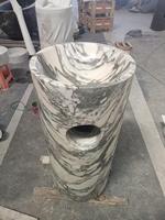 Bassin de colonne italien en marbre blanc Arabescato de luxe, idéal pour la conception de salle de bain haut de gamme