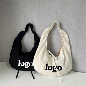 กระเป๋าโท้ทผ้าแคนวาสลายการ์ตูนโลโก้แบบกำหนดเอง ความจุเยอะ สำหรับผู้หญิง สไตล์ลำลอง คลาสสิก สายสะพายรูปพระจันทร์ เหมาะสำหรับการเดินทาง - Product Image 3